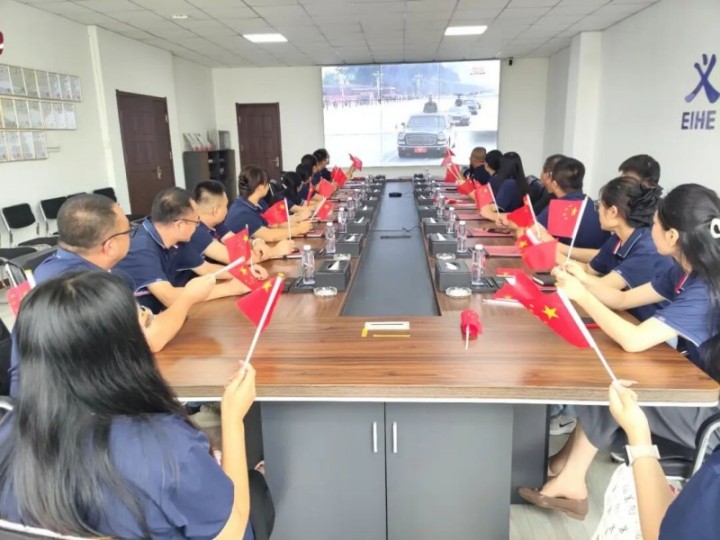 Grupo de Estruturas Metálicas da EIHE organizou exibição da transmissão ao vivo do 93º Desfile Militar