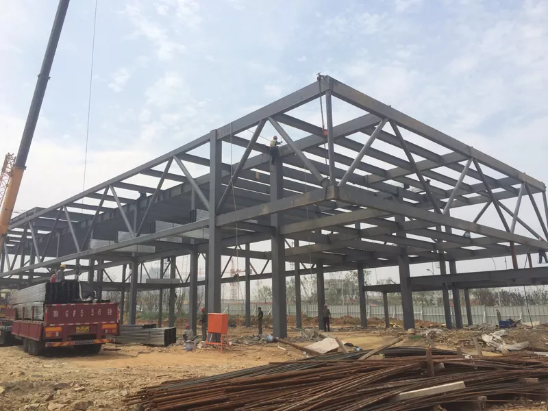 Construção da estrutura de aço